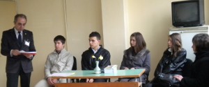 Участниците в срещата на местата на директора и на началник отделите и на служителите в ТСБ –Габрово