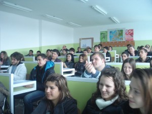 Учениците от 10 и 11 клас на СОУ „П. К. Яворов” в гр. Стралджа по време на презентация