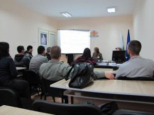 Студенти от ФОН при Университет „Проф.д-р Асен Златаров”, изучаващи статистика
