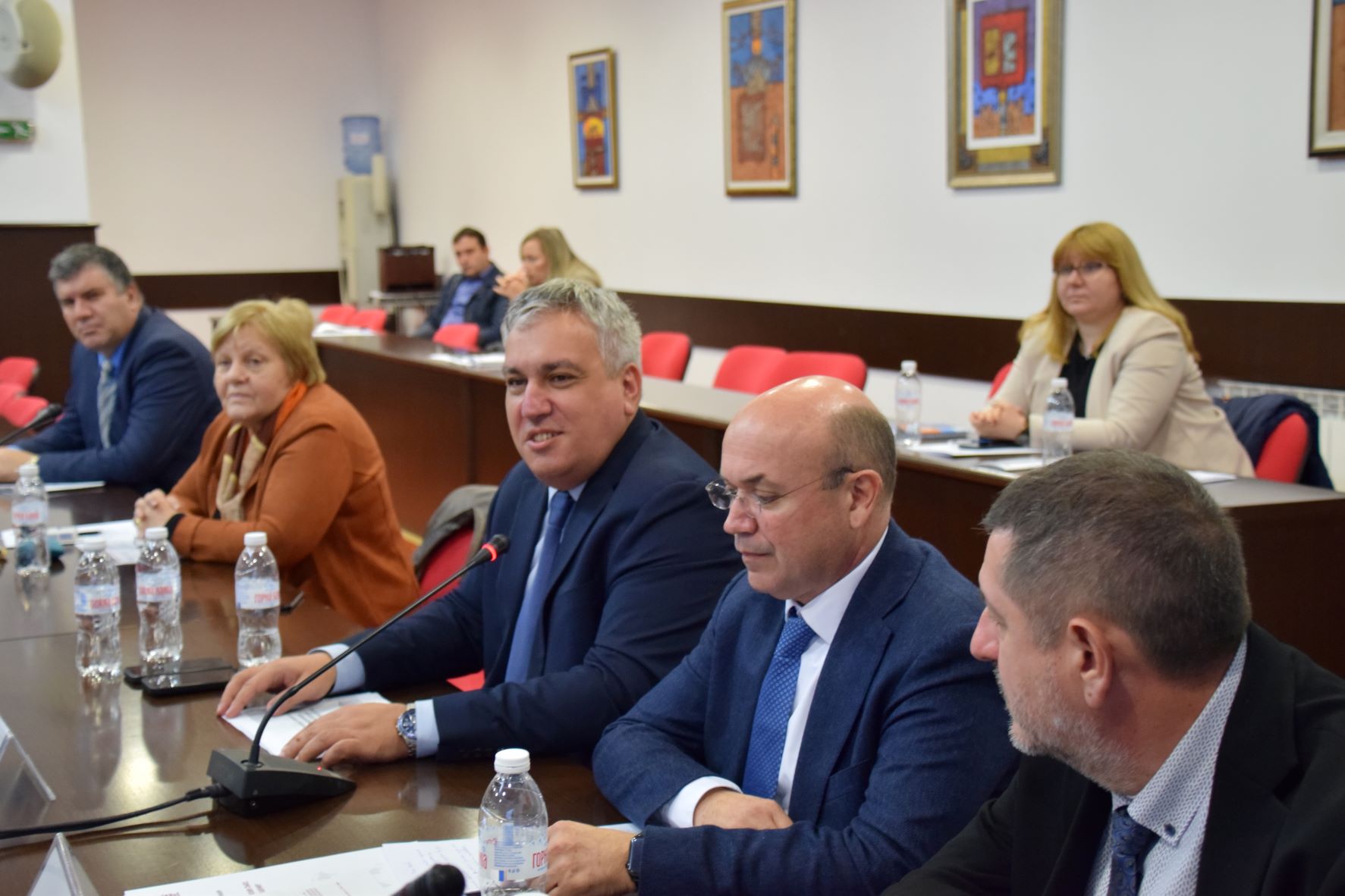 Председателят на НСИ приветства участниците в 19-ата конференция на младите учени в УНСС 