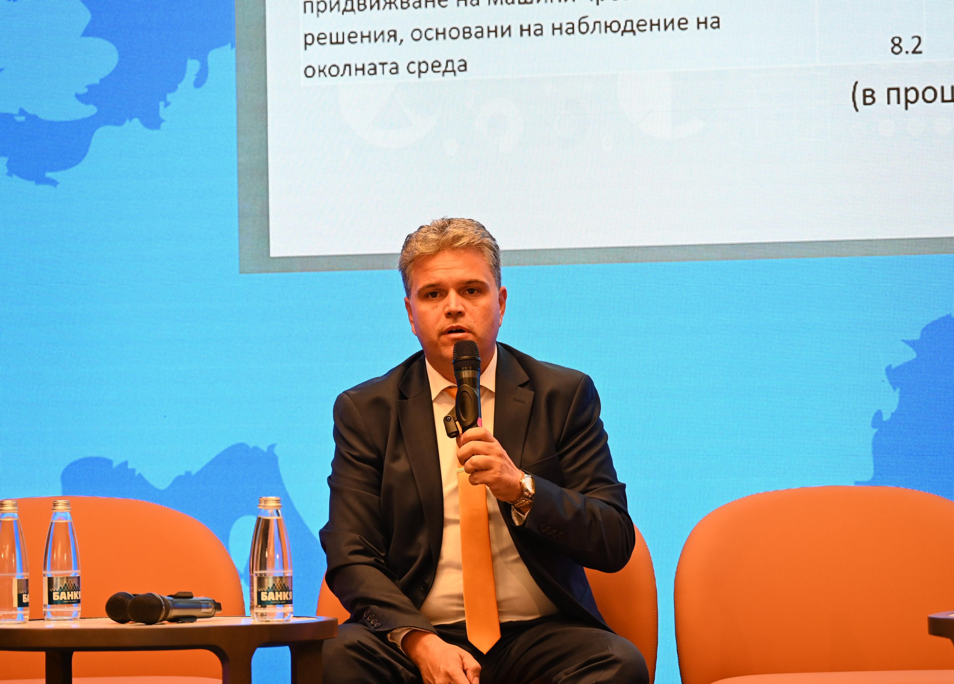 Проф. Михаил Кончев участва в конференция, посветена на изкуствения интелект 