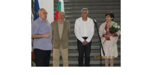 „България и светът в числа“ - изложба на НСИ в Регионалната библиотека „П. Р. Славейков” – Велико Търново